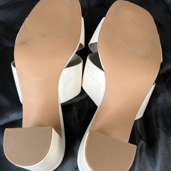 NEW Ann taylor Loft size 9 white sandel - Picture 6 of 7